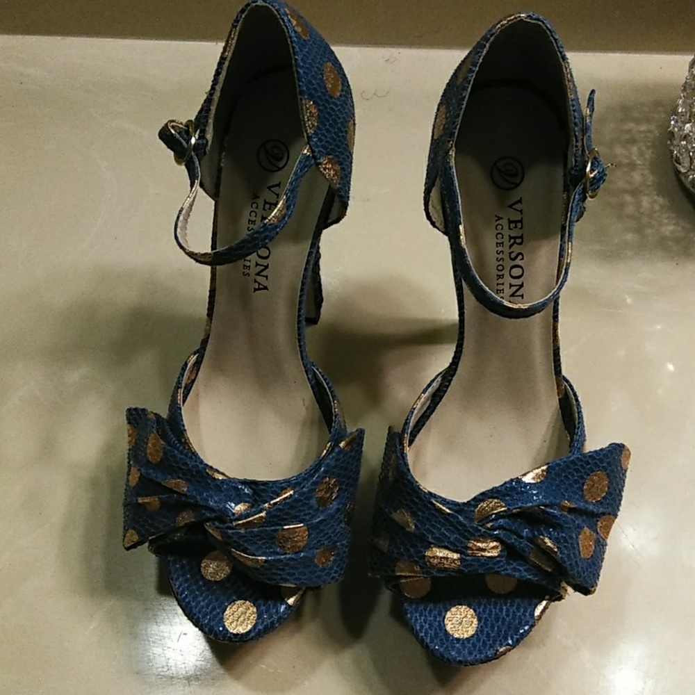 Heels - Picture 3 of 4